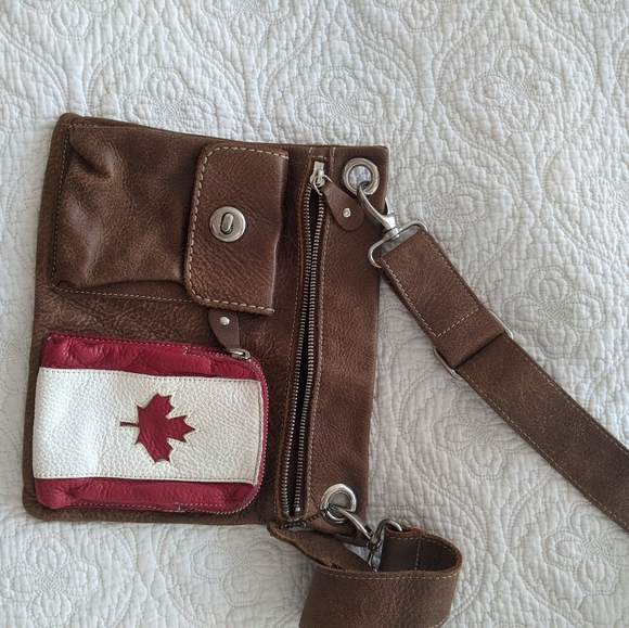 NWOT Roots Village Bag Tribe Canada Collection - Picture 12 of 12